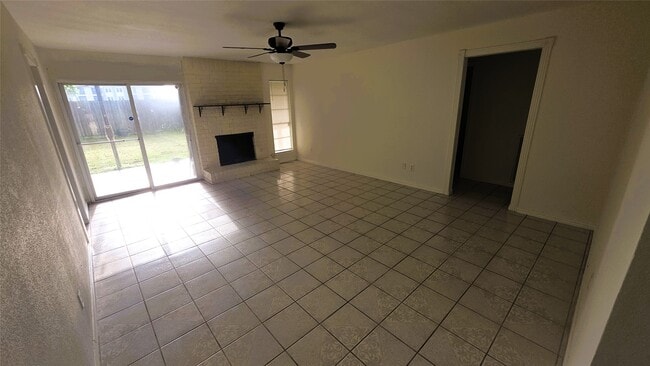 Building Photo - 9422 Pinole Ln