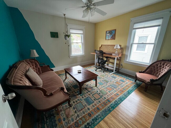 Foto del edificio - 1805 Baker Ave