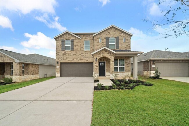 Building Photo - 18033 Martin Pines Dr