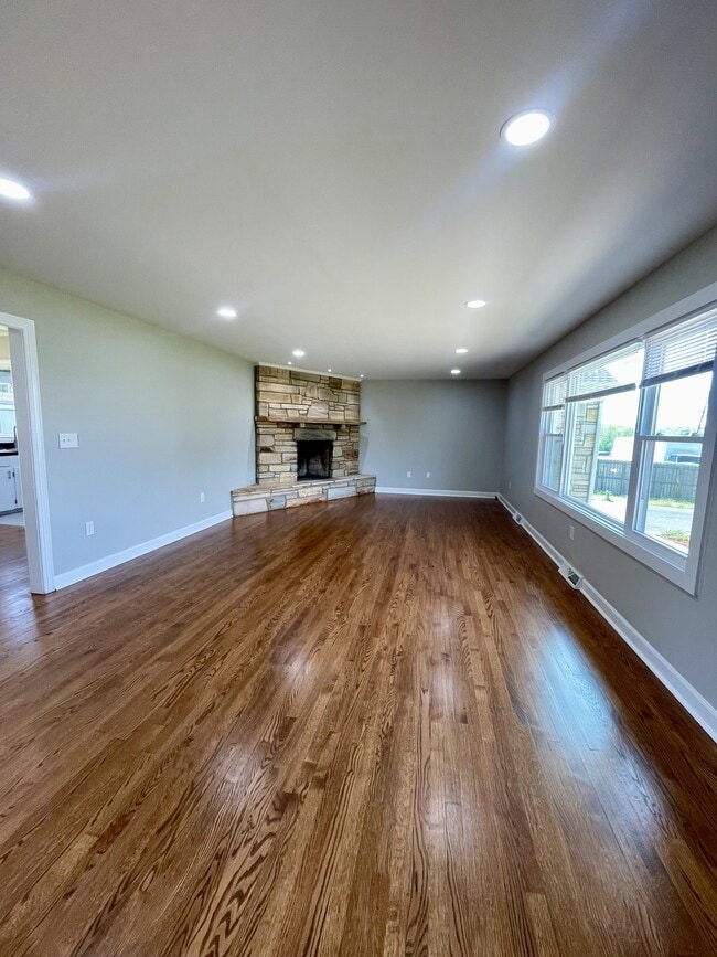 Foto del edificio - 63 Shelor Dr