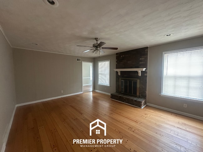 Photo - 5114 Patrick Henry Dr House