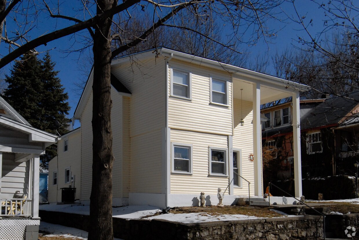 201 S Willis St, Independence, MO 64050 Apartments in Independence