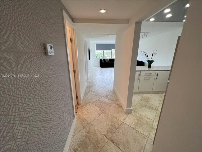 Foto del edificio - 2741 Taft St