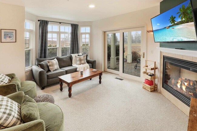 Foto del edificio - 43 Lafayette Rd