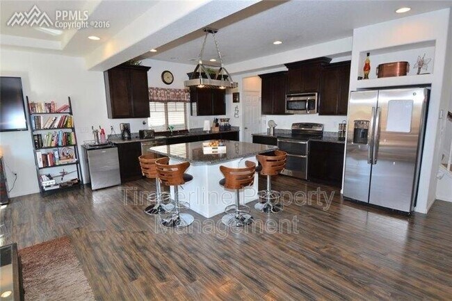 Foto del edificio - 8075 Longleaf Ln