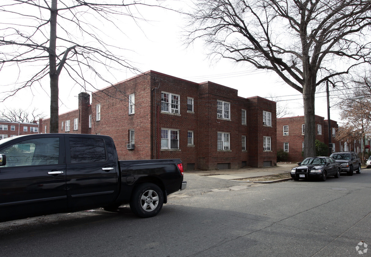 Building Photo - Park View Apartments