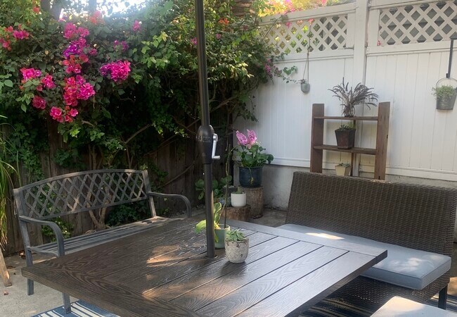Patio - 1278 S Cloverdale Ave