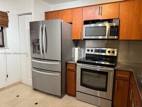 Building Photo - 20800 NE 8th Ct