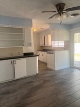 Building Photo - 2806 Summertime Dr