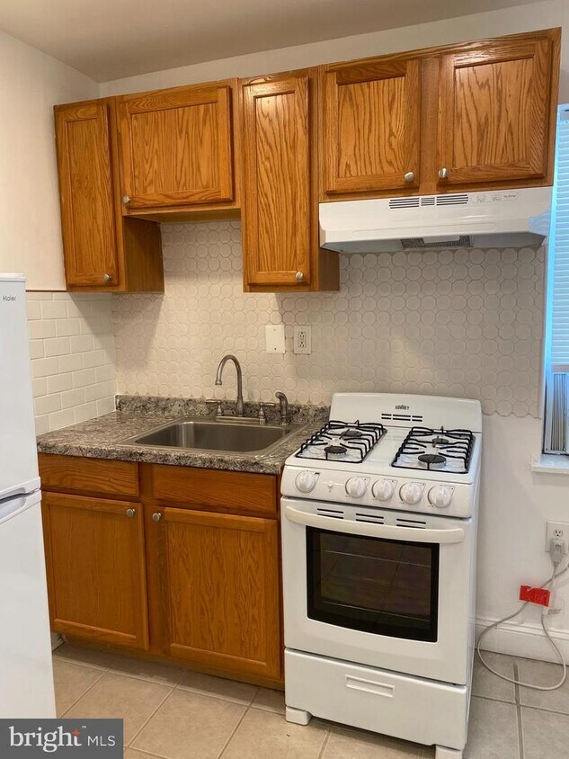 Primary Photo - 1207 Kimball St