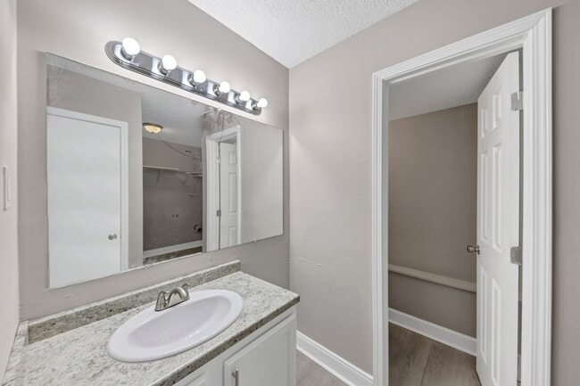 Interior Photo - The Landing on Emerald Pointe