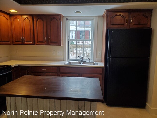 Building Photo - 4 br, 1.5 bath House - 124 W. Main St.