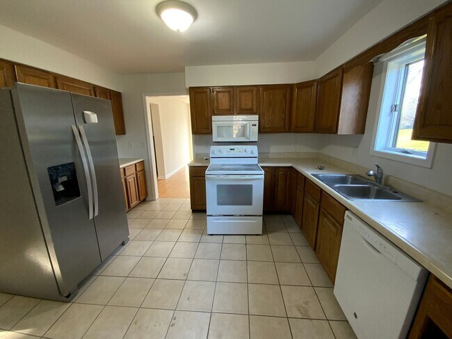 Building Photo - 201- 203 Briarcrest Ct