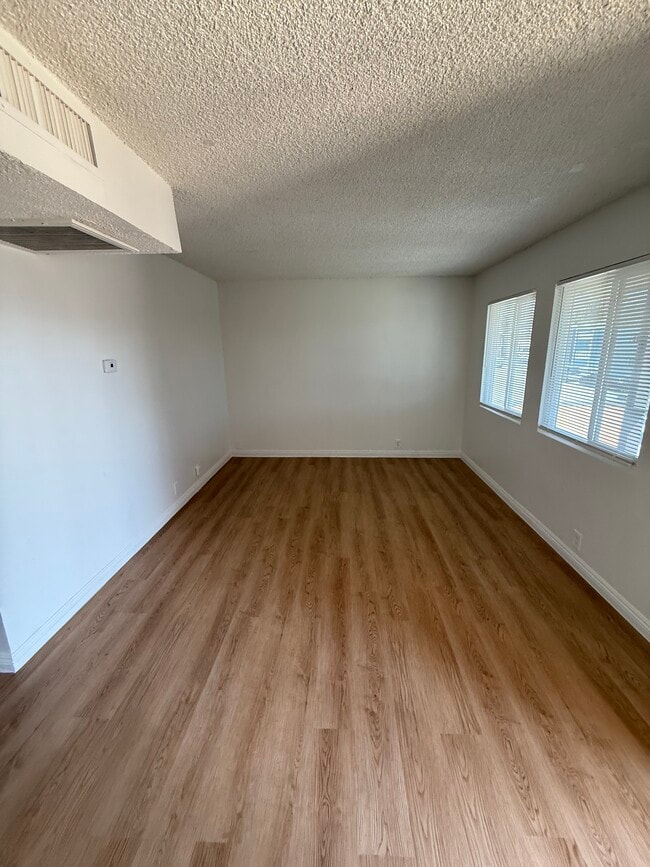 Building Photo - 2762 Conejo Dr