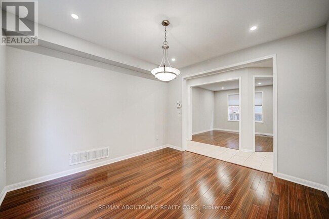 Building Photo - 118 Wood Rim Dr