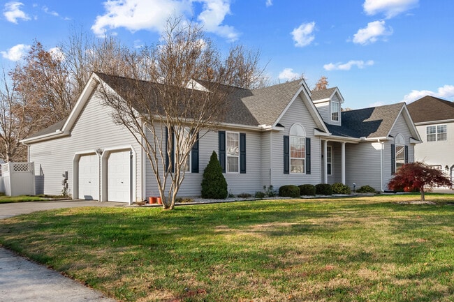 Building Photo - 49 Humphreys Dr