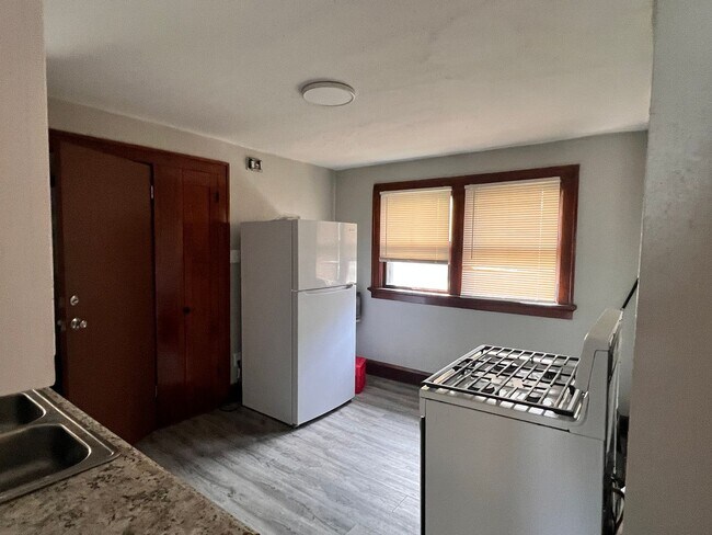 Building Photo - 3264 N 37th St