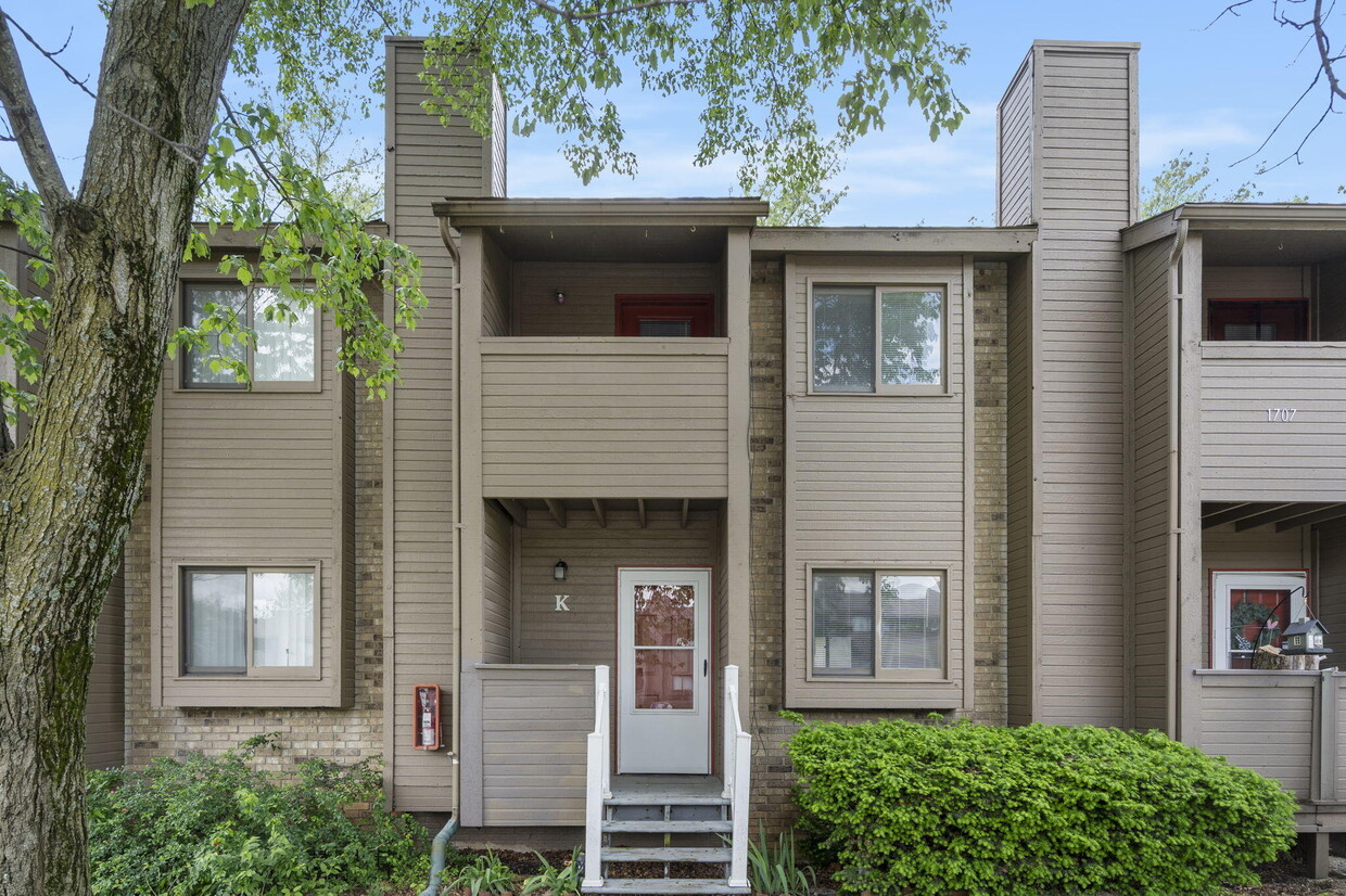 Primary Photo - 1707 E Walnut Lawn St