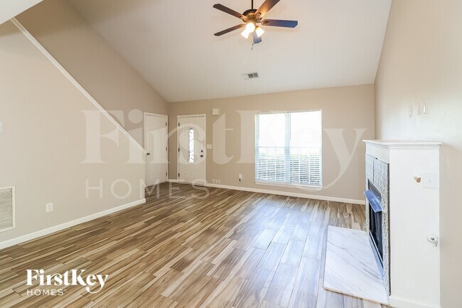 Foto del edificio - 306 Edge Hill Ct