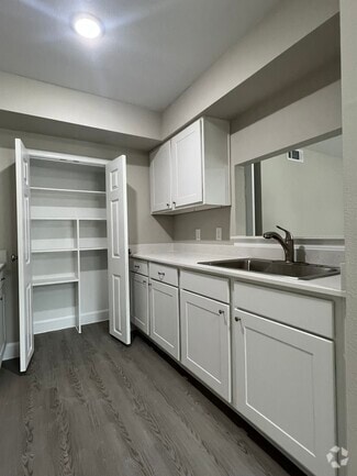 Building Photo - 3305 Red Bluff Rd