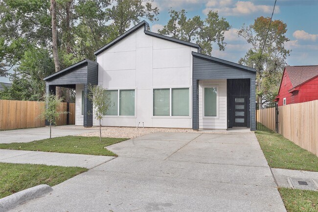 Foto del edificio - 8109 Bigwood St