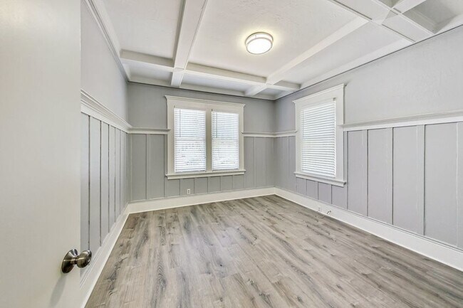 Building Photo - 1 Bedroom  1 Bath in Downtown San Jose