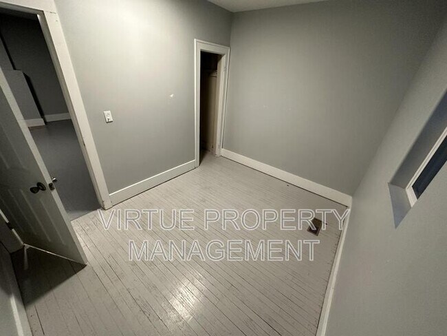 Building Photo - 1544 3rd St