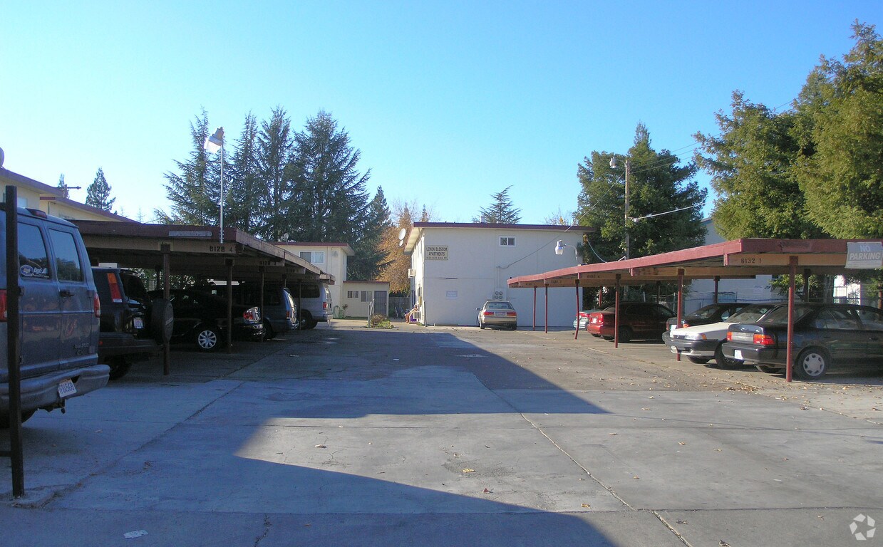 Building Photo - 6124-6136 63rd St