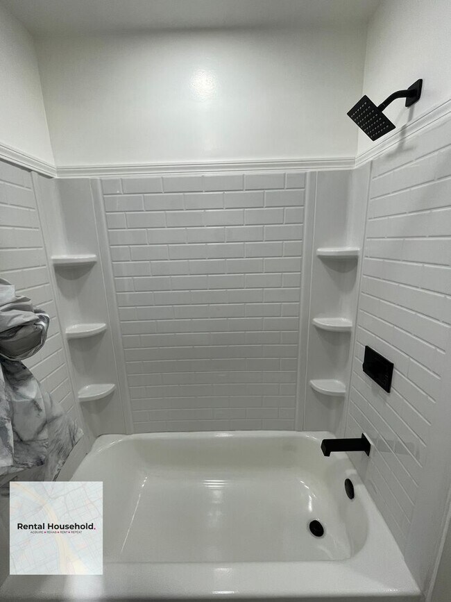 Foto del edificio - Charming & Beautifully Maintained 2-Bedroom Ranch Available Now!