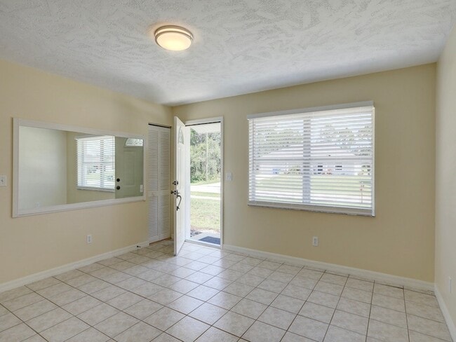 Building Photo - 279 Englar Dr