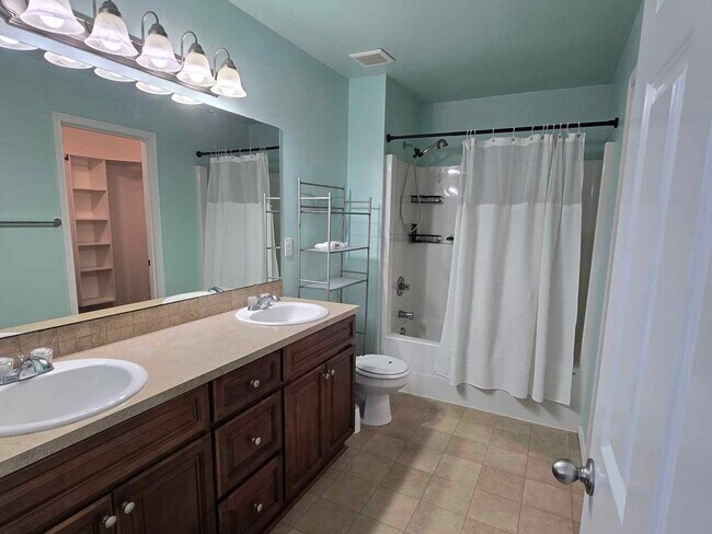 Foto del edificio - 3 Bedroom Single Family Home in Bremerton