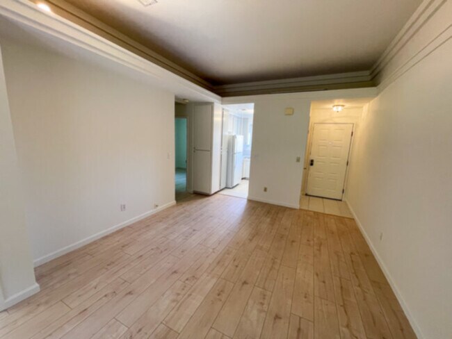 Building Photo - NEW LISTING!!! 2br/2ba CONDO in Quiet Complex w/ Pool, Parking, Laundry, Storage, Hiking