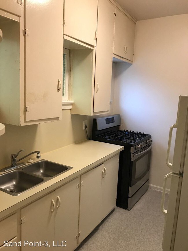 Building Photo - 123 S 6th St