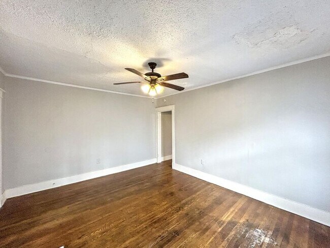 Building Photo - 180 Clark Pl