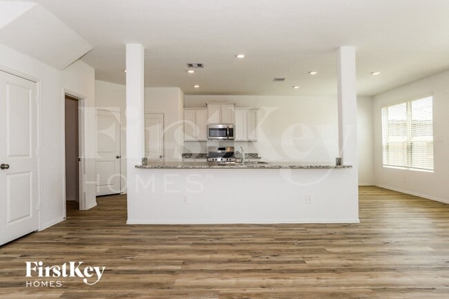 Building Photo - 23939 Steep Climb Dr