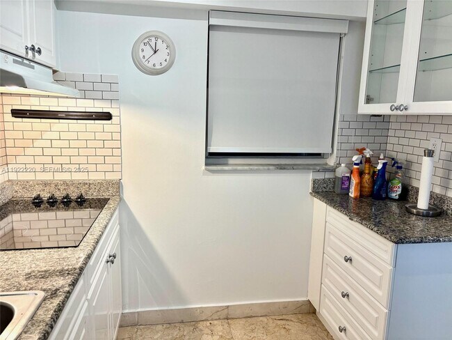 Foto del edificio - 16508 NE 26th Ave