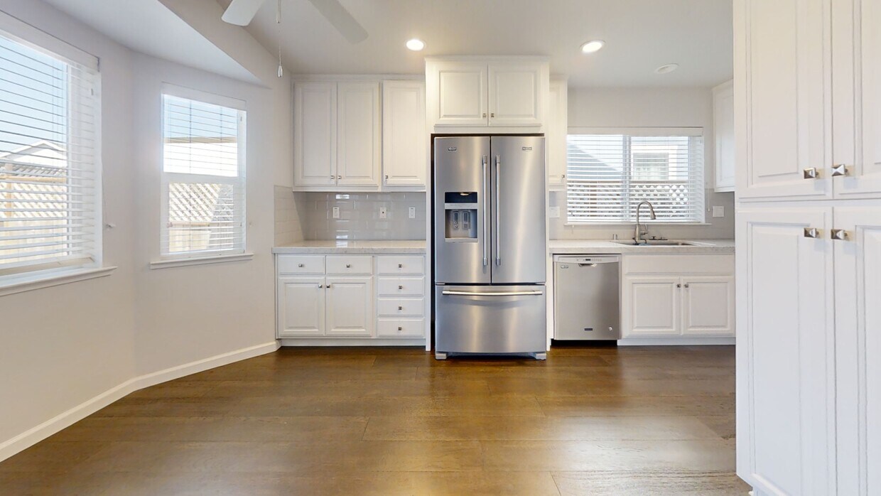 Foto principal - 1655 Kerry Ln