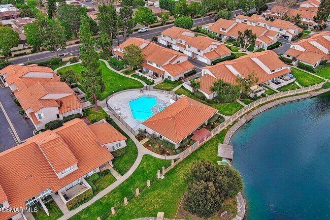 Foto del edificio - 560 Chapala Dr