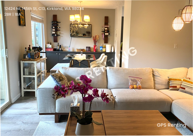 Building Photo - Fully Renovated Ground-Floor Unit – No Steps!