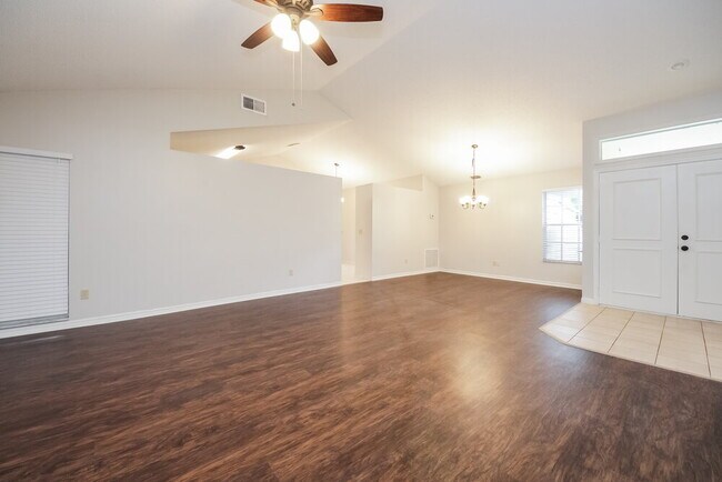 Foto del edificio - 711 White River Dr