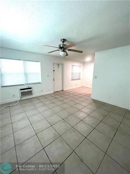 Foto del edificio - 701 SE 15th St