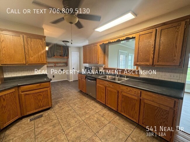 Photo - 541 Neal Dr House