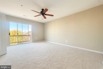 Building Photo - 44180 Shady Glen Terrace