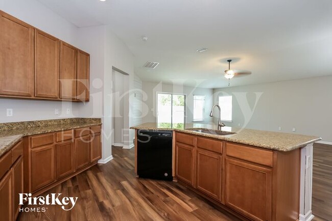 Foto del edificio - 13382 Avery Park Ln