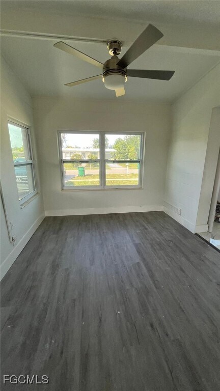 Foto del edificio - 21043 Gladis Ave
