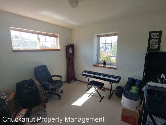 Building Photo - 3 br, 2.5 bath House - 4721 Bedford Ave.
