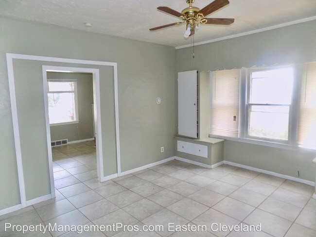 Building Photo - 2 br, 1 bath House - 12600 Beachwood Ave.