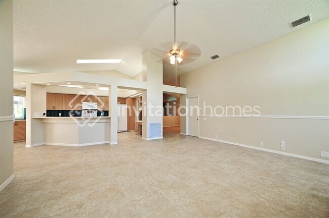 Building Photo - 437 Waterford Cir E