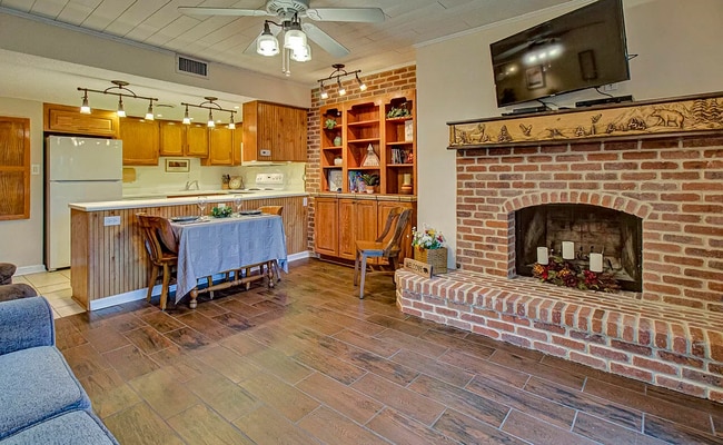 Foto del edificio - 1081 Cove Rd