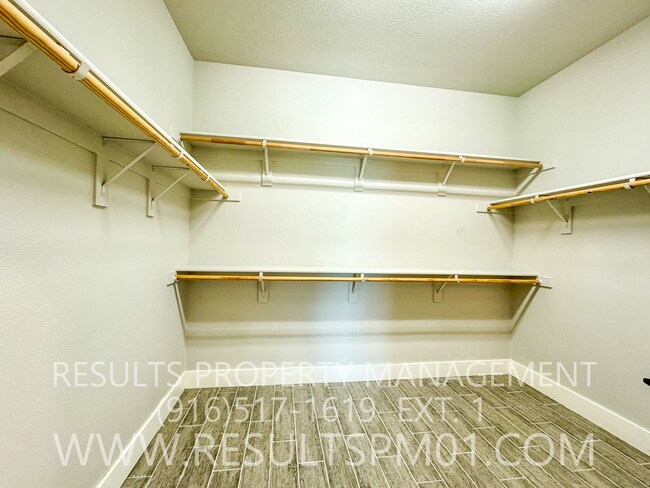 Foto del edificio - Beautifully upgraded Natomas 4 Bedroom Home